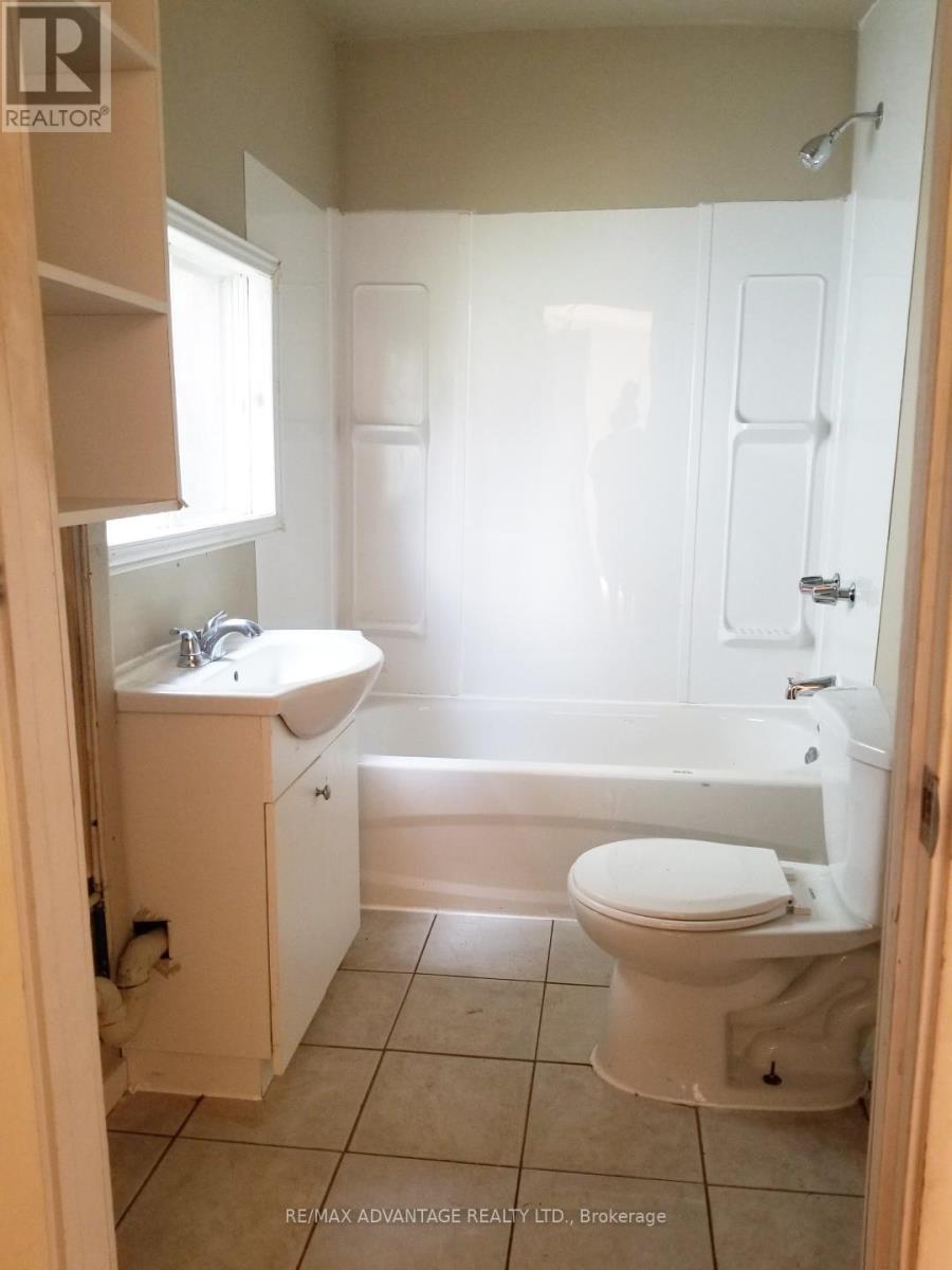 1594 Lakeshore Drive N Property Photo 19