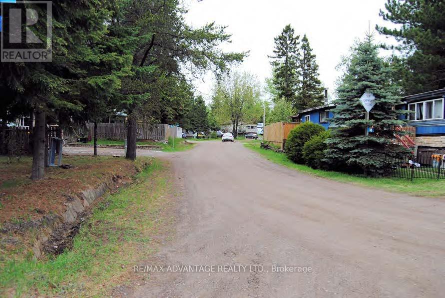 1594 Lakeshore Drive N Property Photo 22