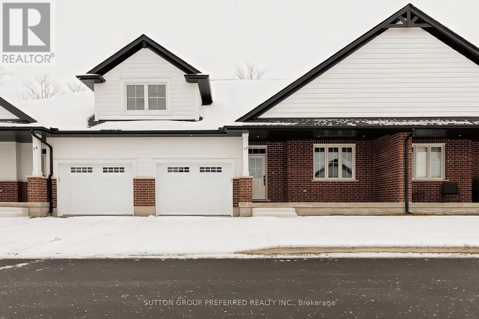 16 - 175 GLENGARIFF DRIVE Property Photo 1