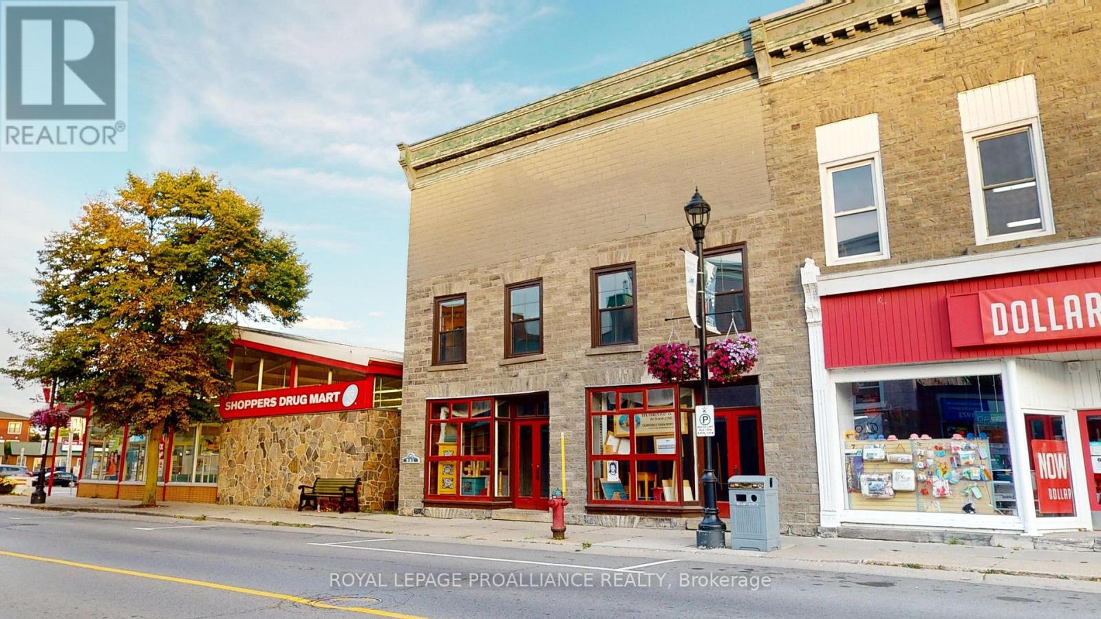 237-239 King Street W Property Photo