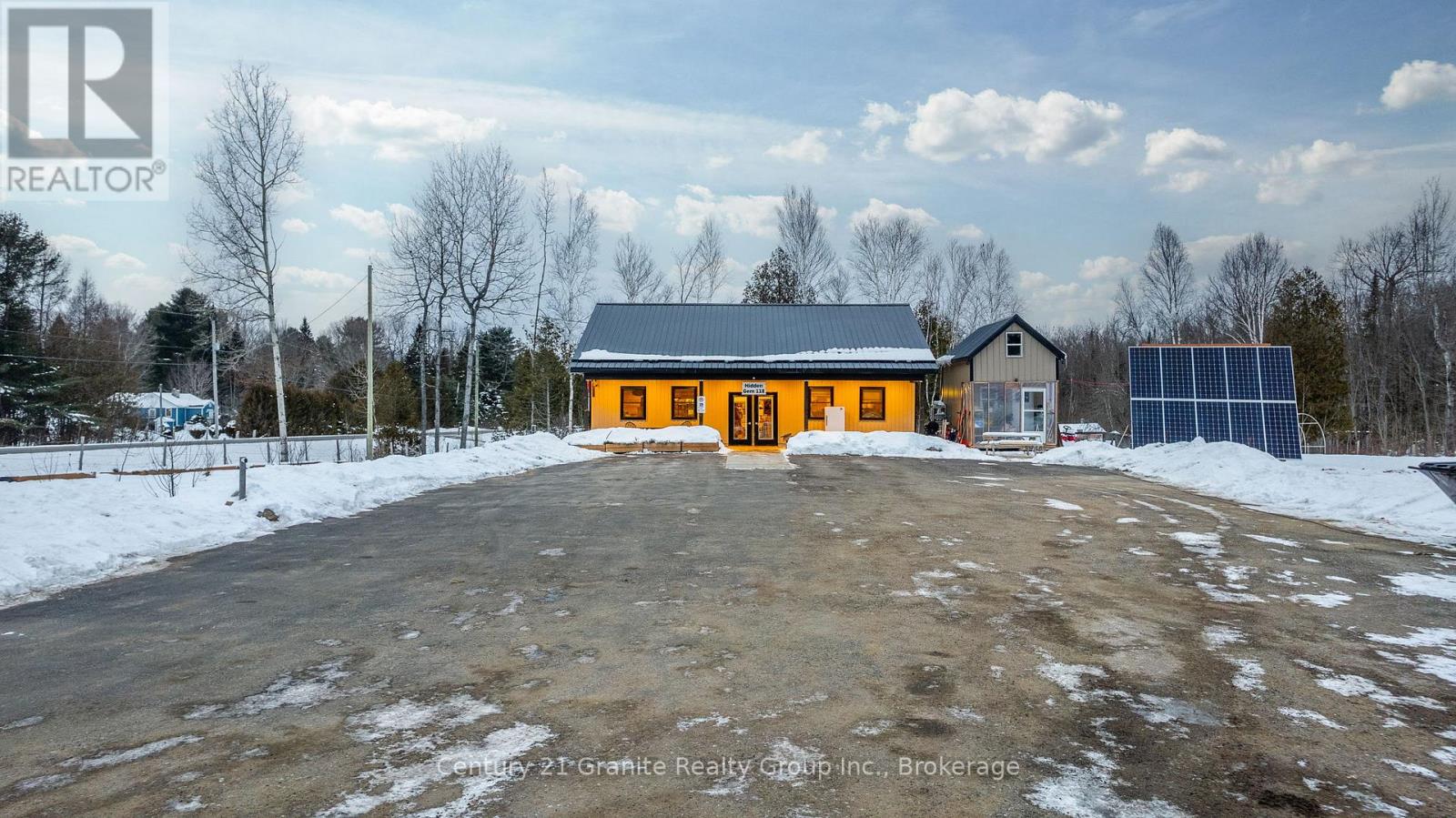 9734 Highway 118 W Property Photo 1
