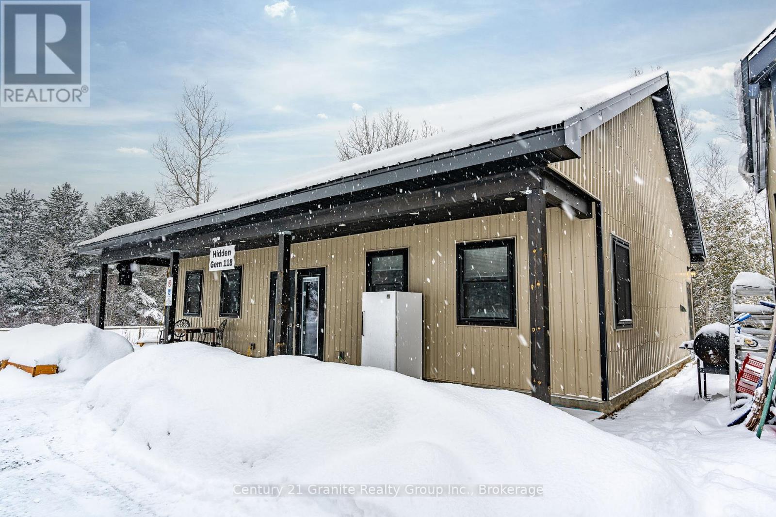 9734 Highway 118 W Property Photo 6