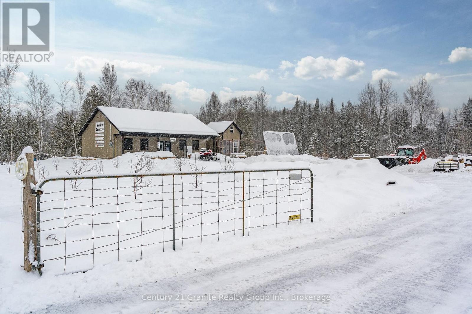 9734 Highway 118 W Property Photo 10