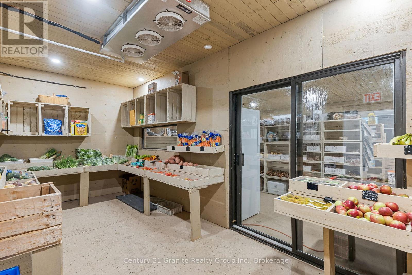 9734 Highway 118 W Property Photo 16