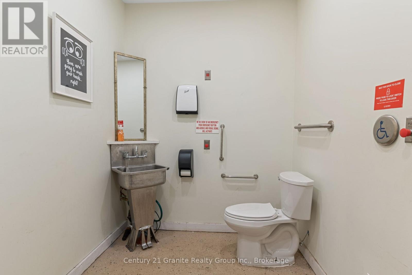 9734 Highway 118 W Property Photo 25