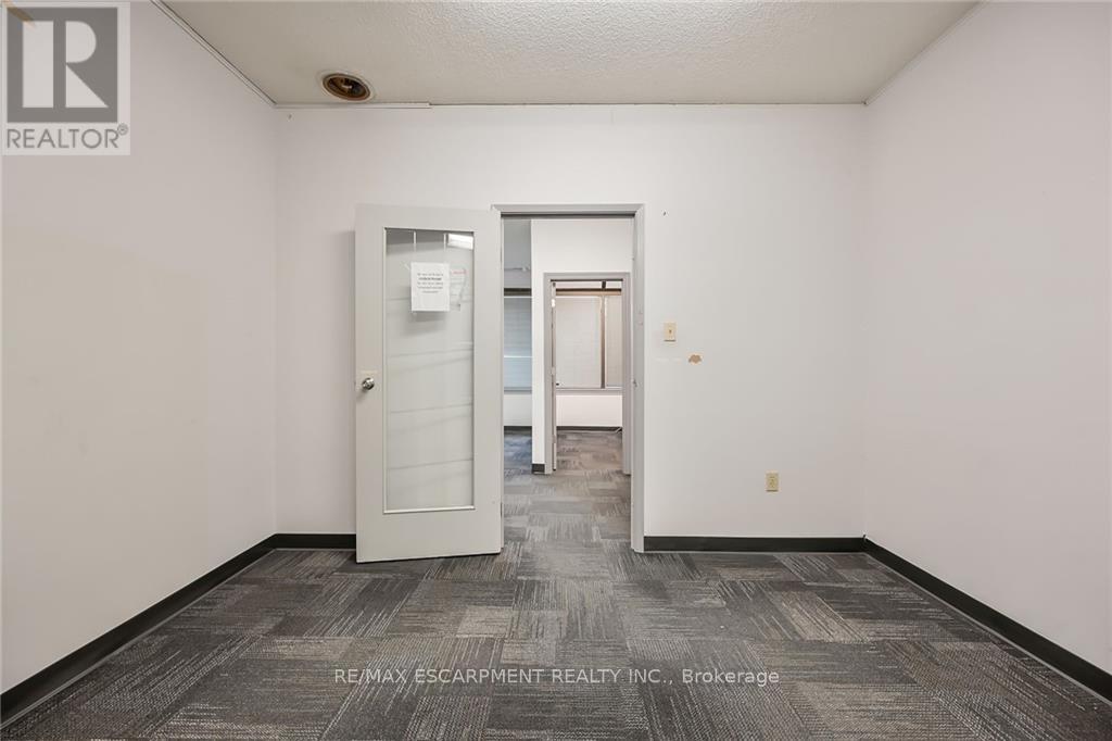 54 Centennial Parkway N Property Photo 13