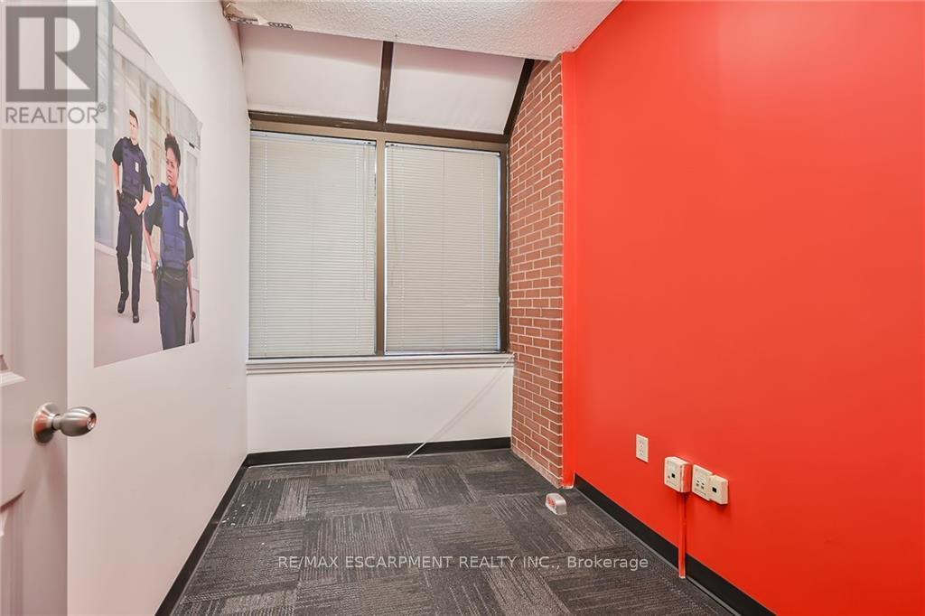54 Centennial Parkway N Property Photo 14