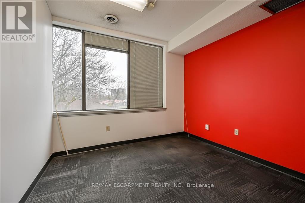 54 Centennial Parkway N Property Photo 28