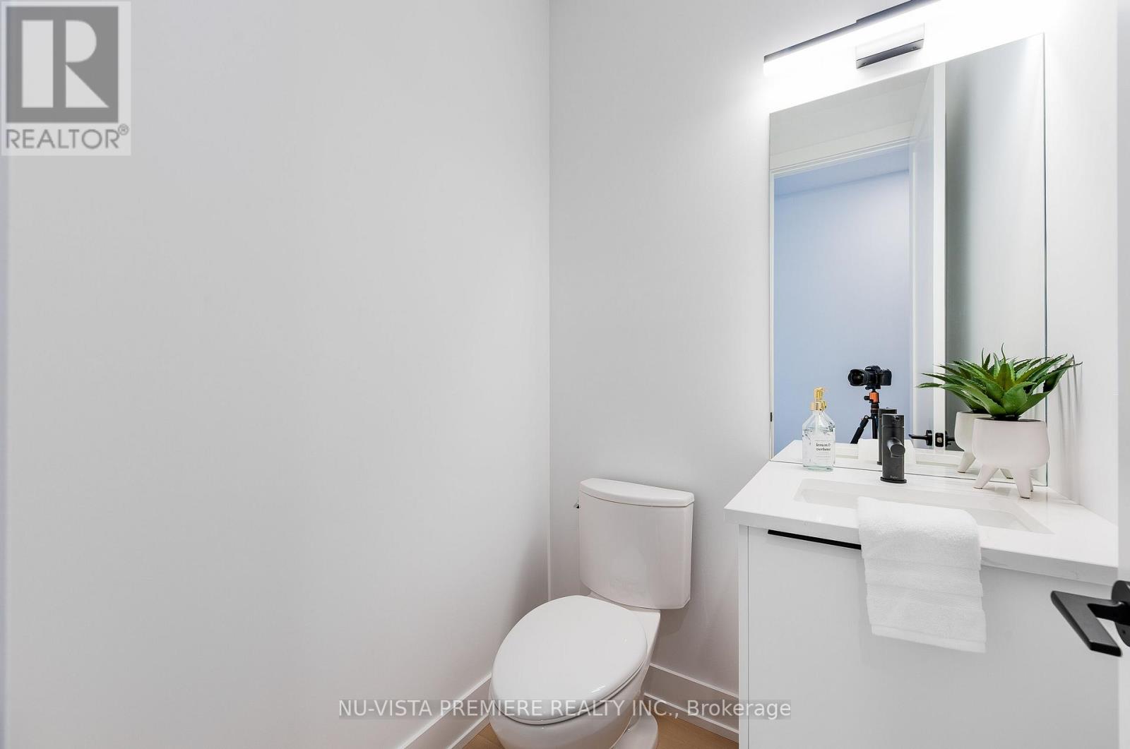 64 - 1175 Riverbend Road Property Photo 15