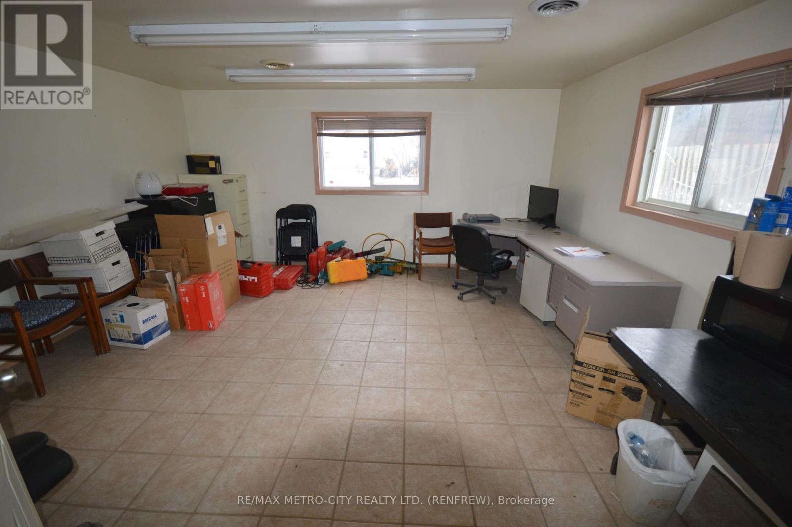 997 Gillan Road Property Photo 9