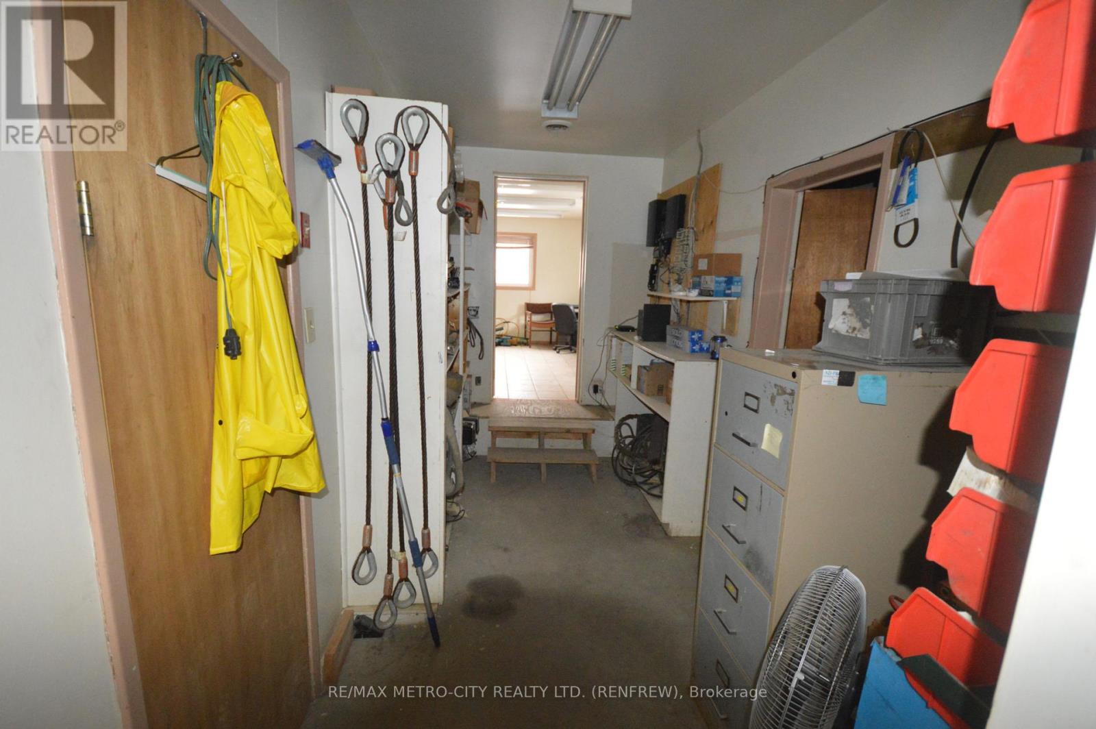 997 Gillan Road Property Photo 10