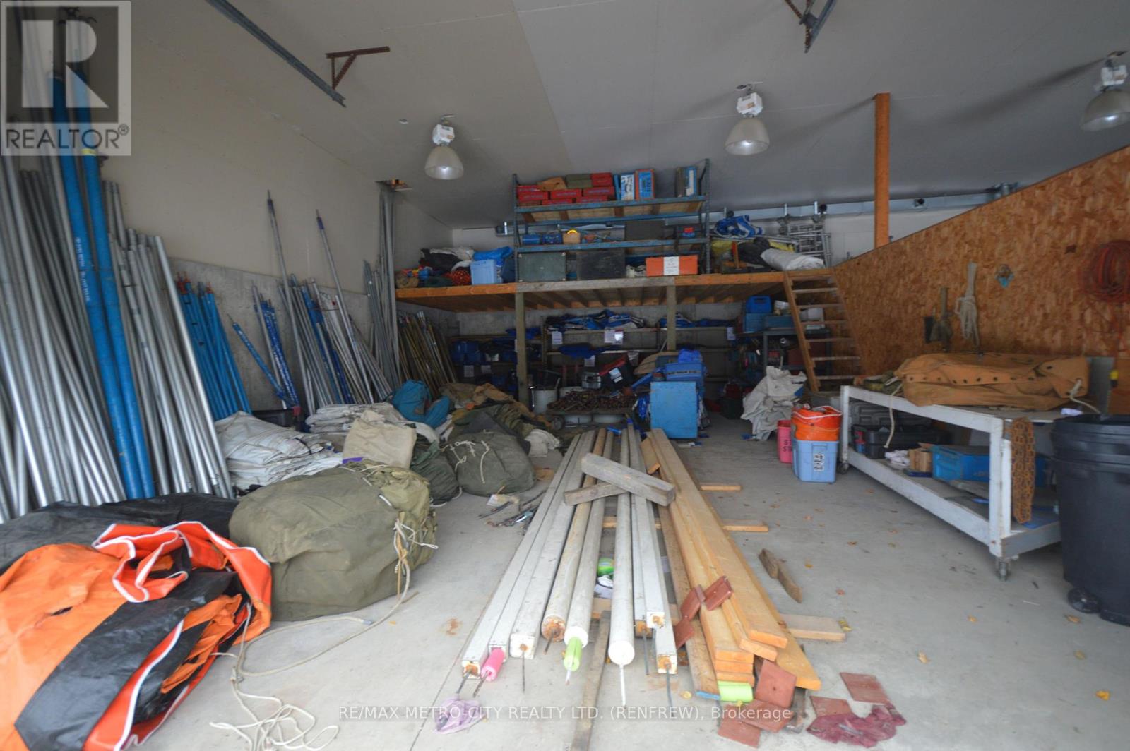 997 Gillan Road Property Photo 16