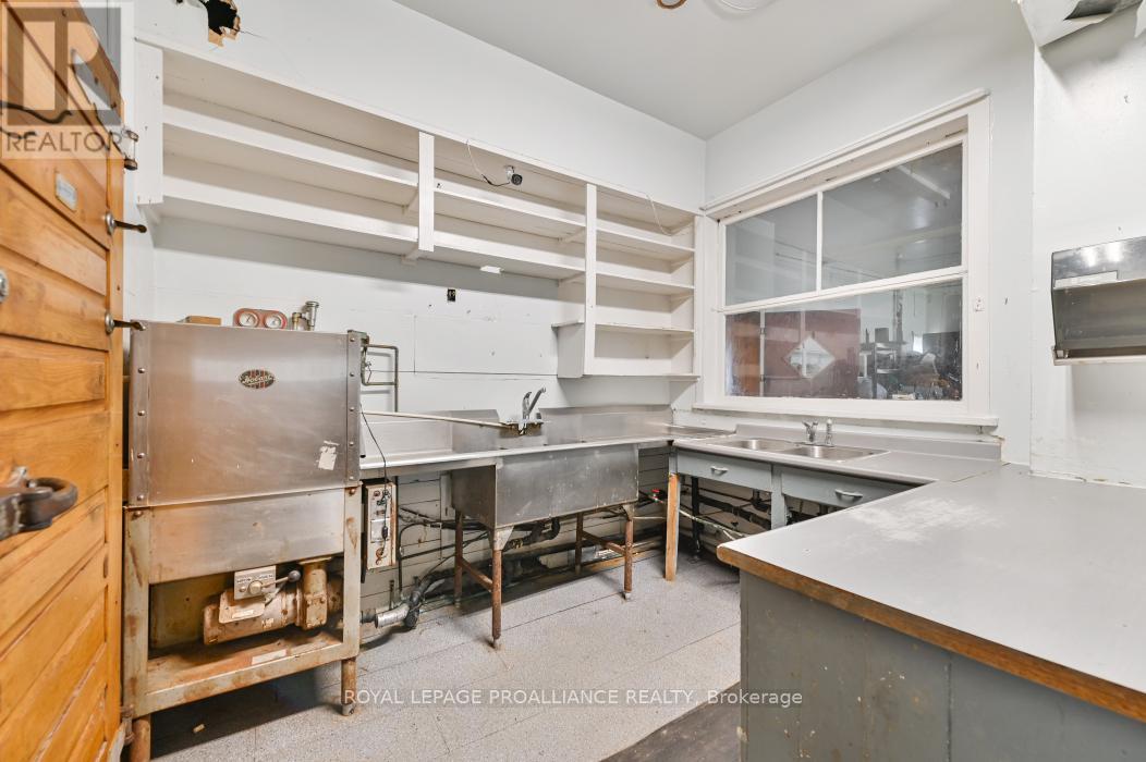 108773 Highway 7 Property Photo 8