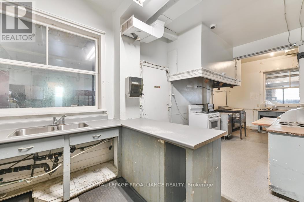 108773 Highway 7 Property Photo 9