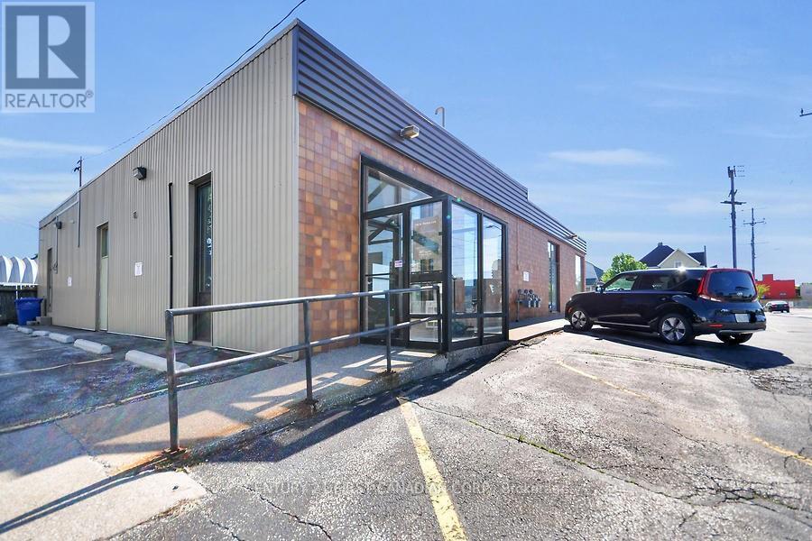 120 Vidal Street N Property Photo 3