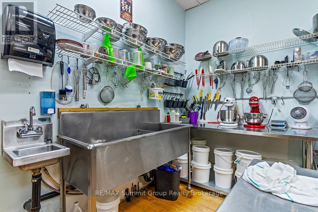 6 Sydenham Street Property Photo 22