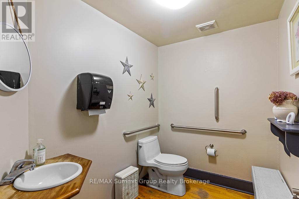 6 Sydenham Street Property Photo 27