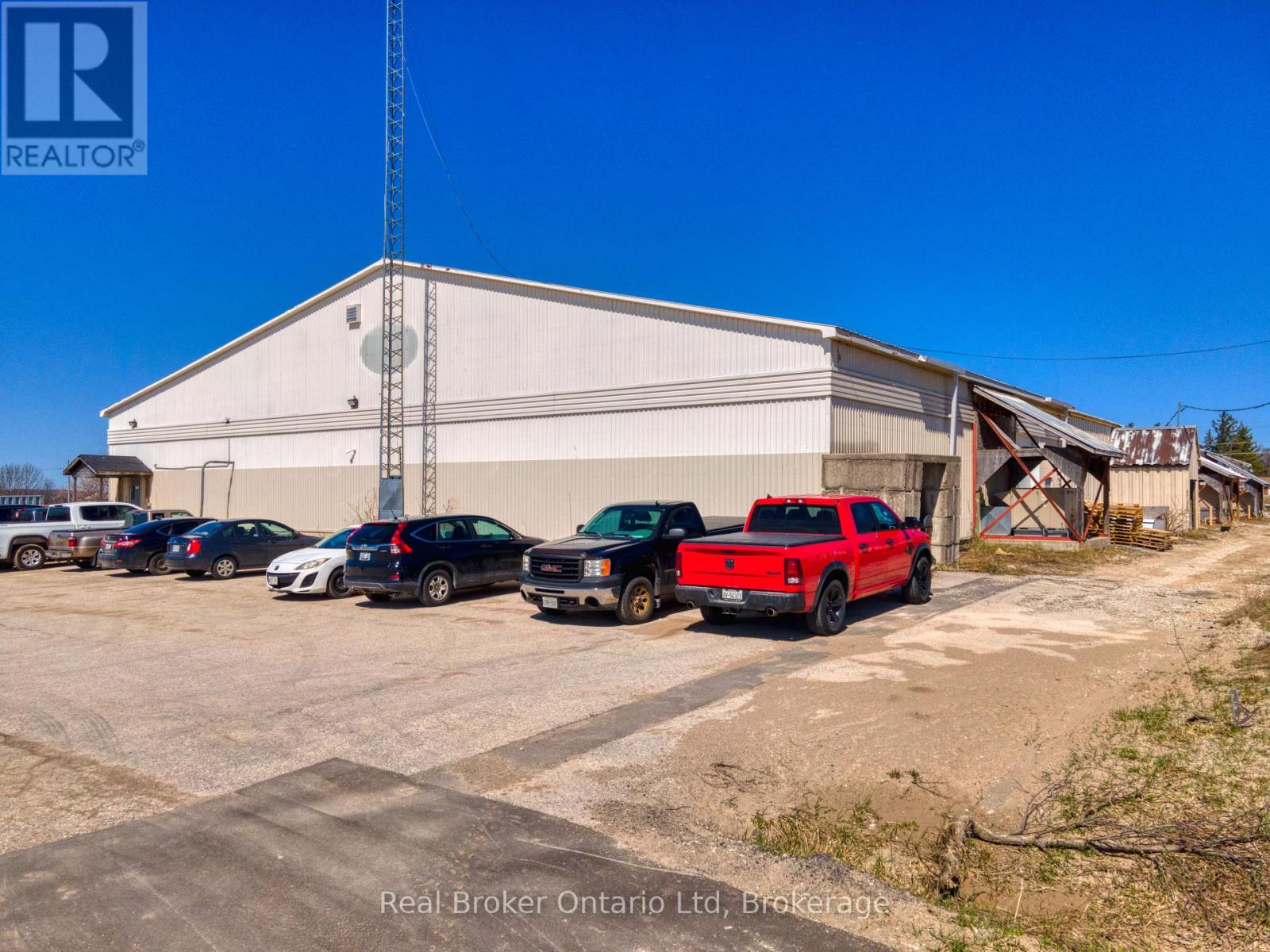 1104 7th Street E Property Photo 1