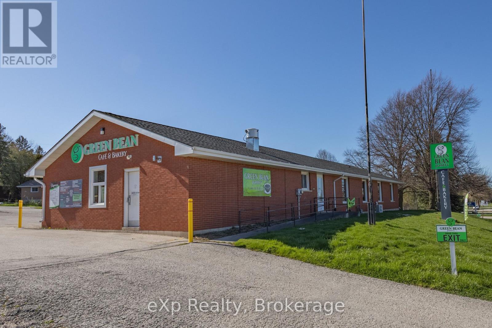 1319 Yonge Street S Property Photo 1