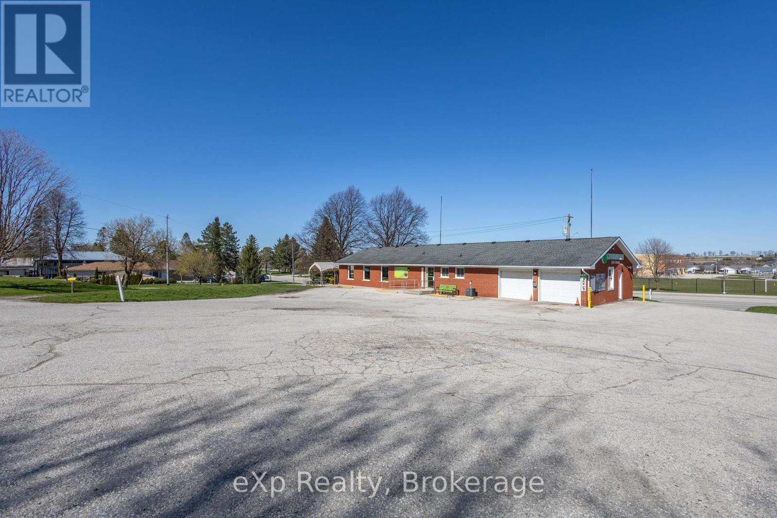 1319 Yonge Street S Property Photo 7