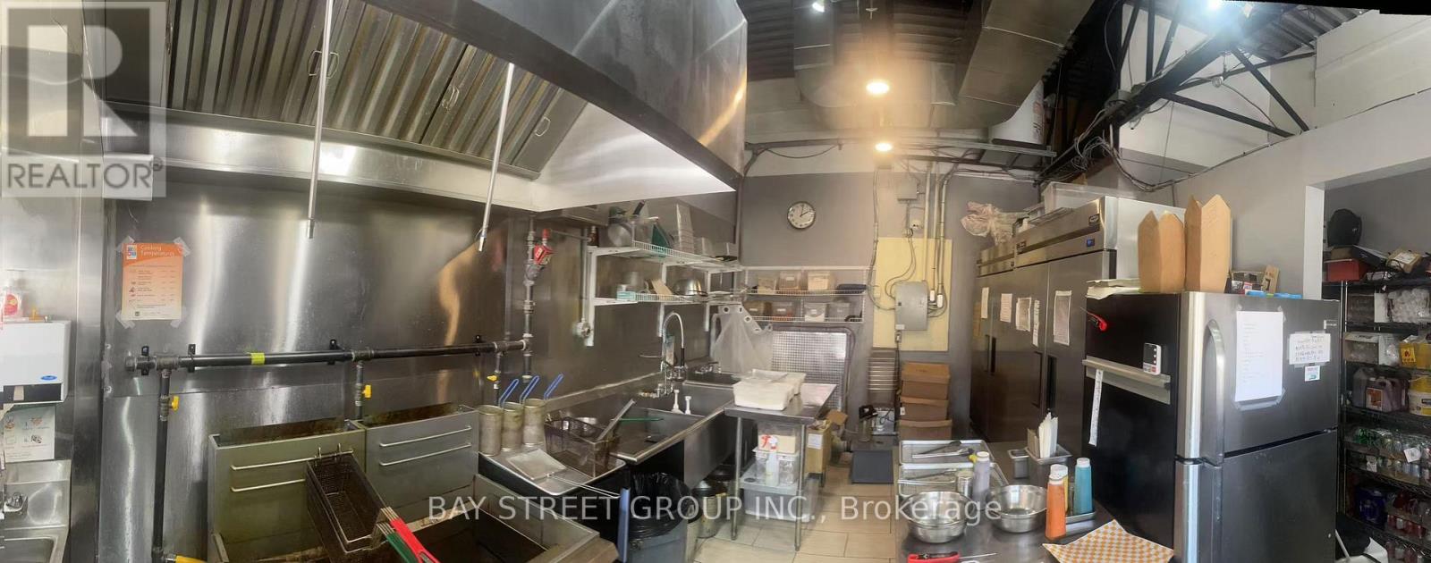 Unit - 1050 King Street W Property Photo 2