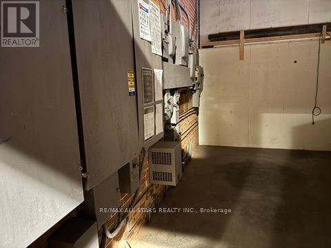 101 Entrance Drive Property Photo 32