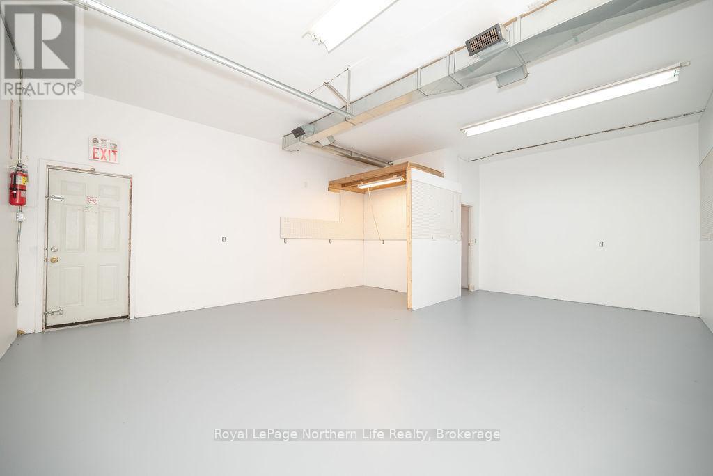 2427 Petawawa Boulevard Property Photo 14