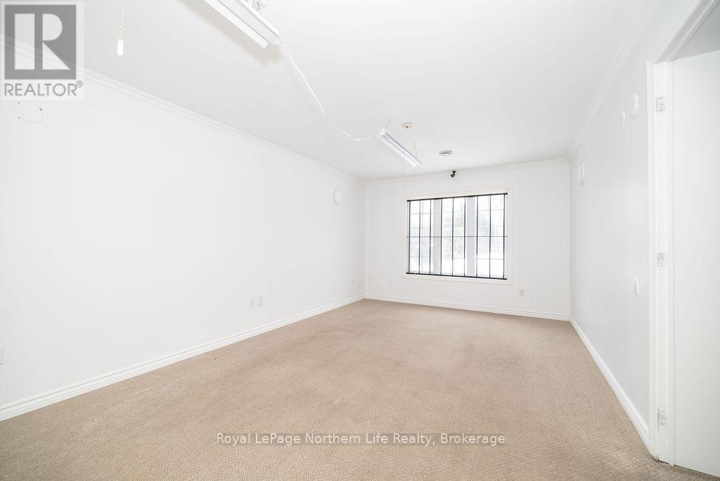 2427 Petawawa Boulevard Property Photo 25