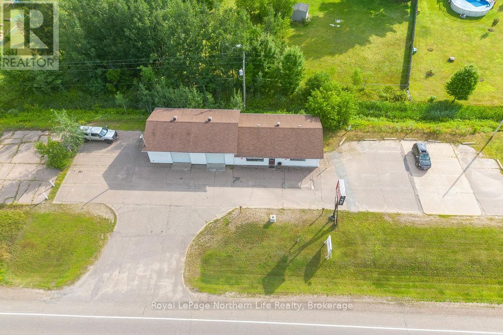 2427 Petawawa Boulevard Property Photo 33