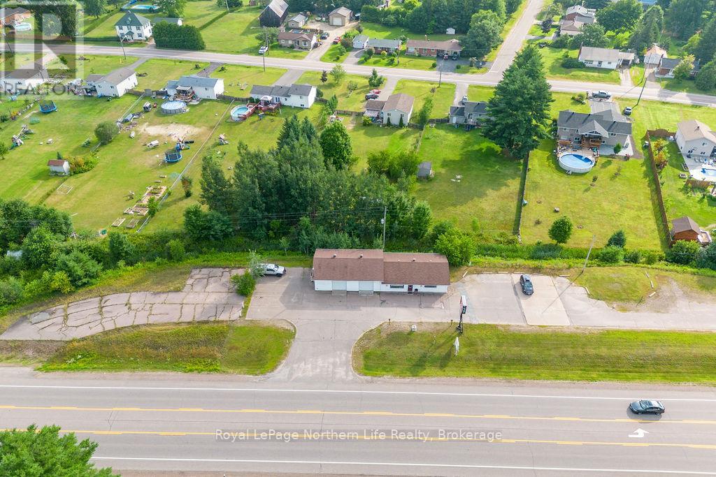 2427 Petawawa Boulevard Property Photo 34