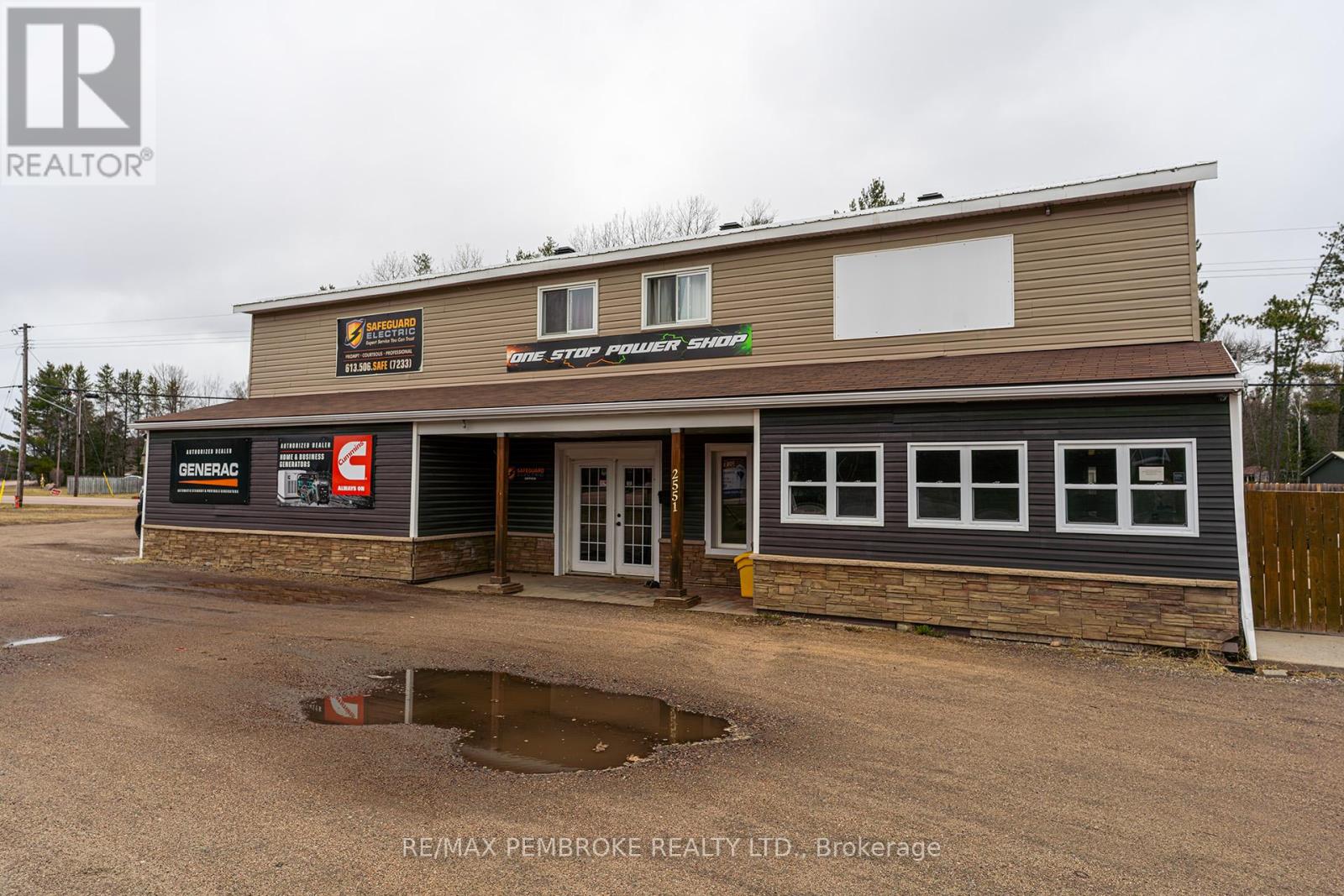 2551 Petawawa Boulevard Property Photo 3