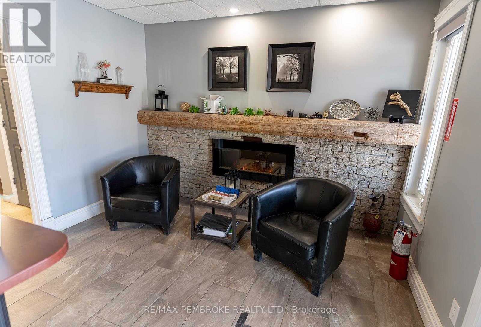 2551 Petawawa Boulevard Property Photo 4