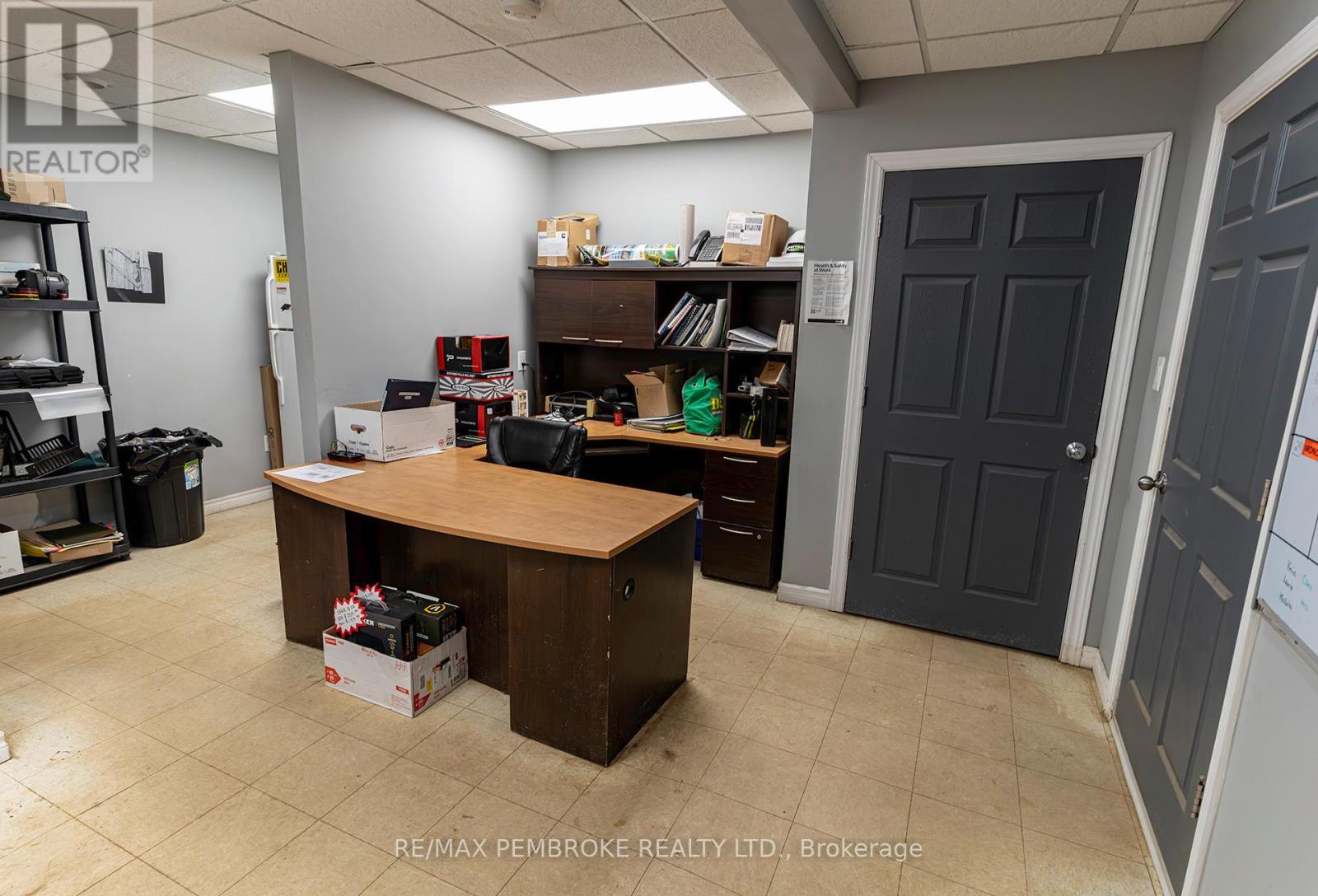 2551 Petawawa Boulevard Property Photo 12