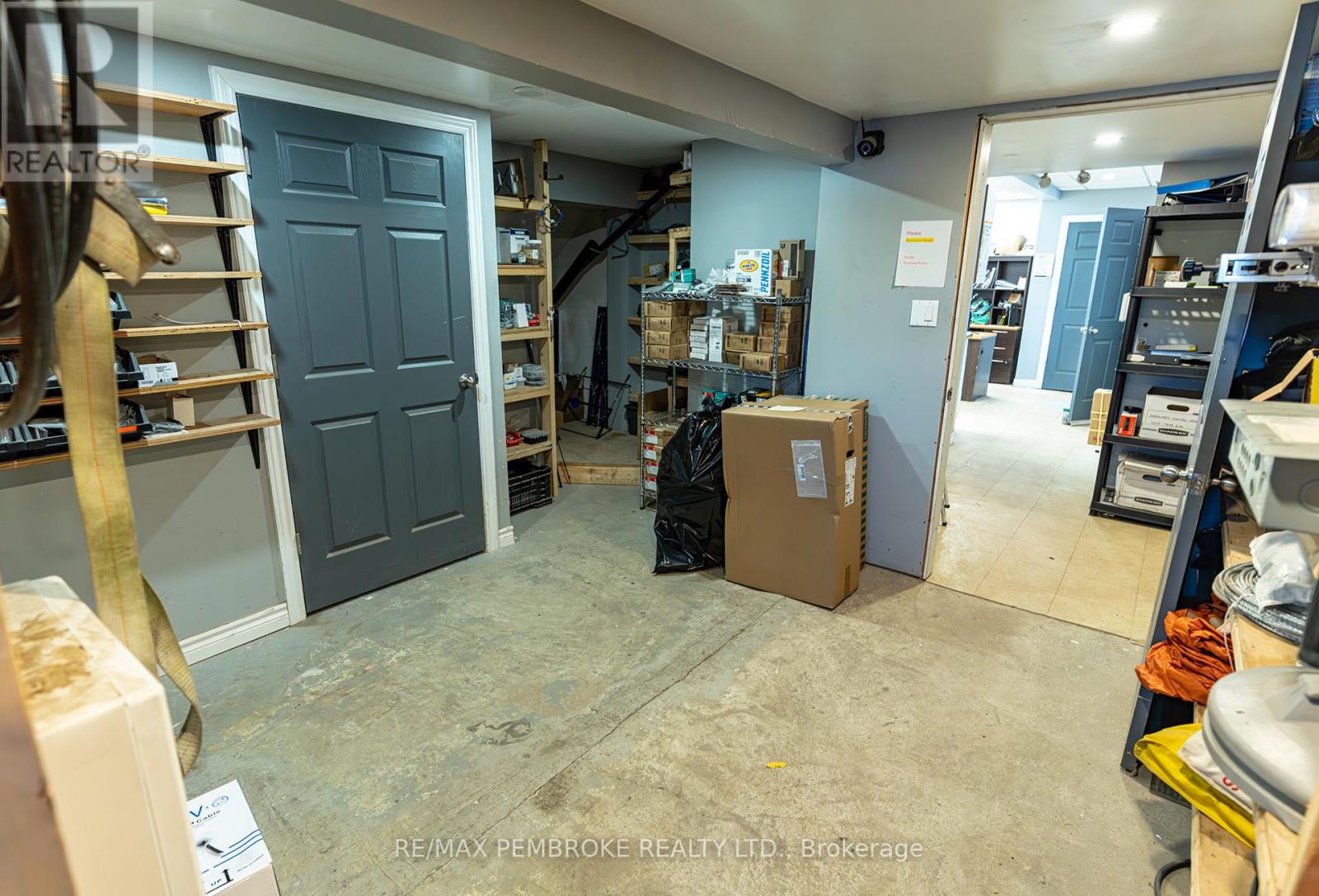 2551 Petawawa Boulevard Property Photo 15