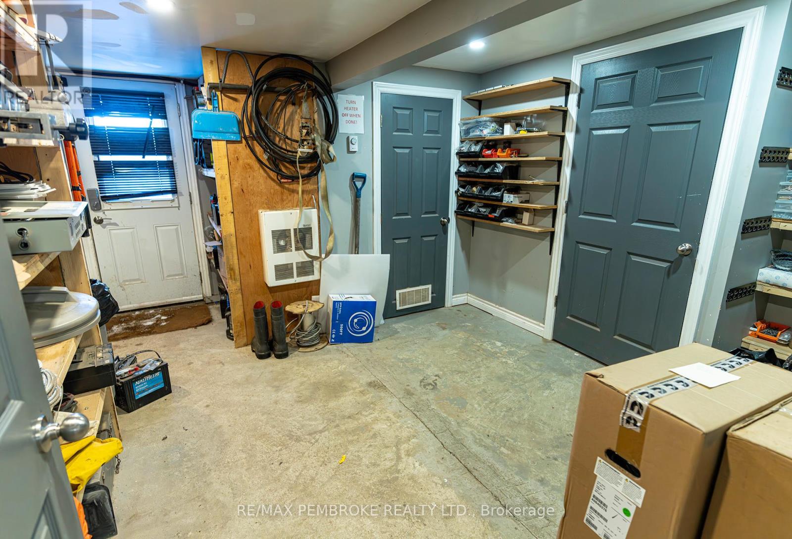 2551 Petawawa Boulevard Property Photo 16