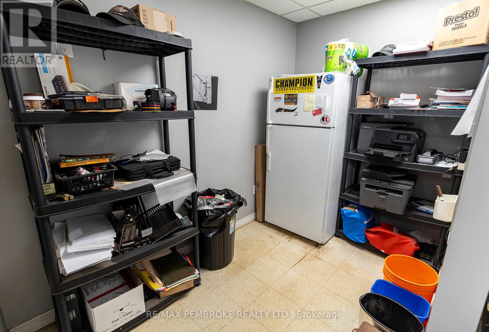 2551 Petawawa Boulevard Property Photo 17