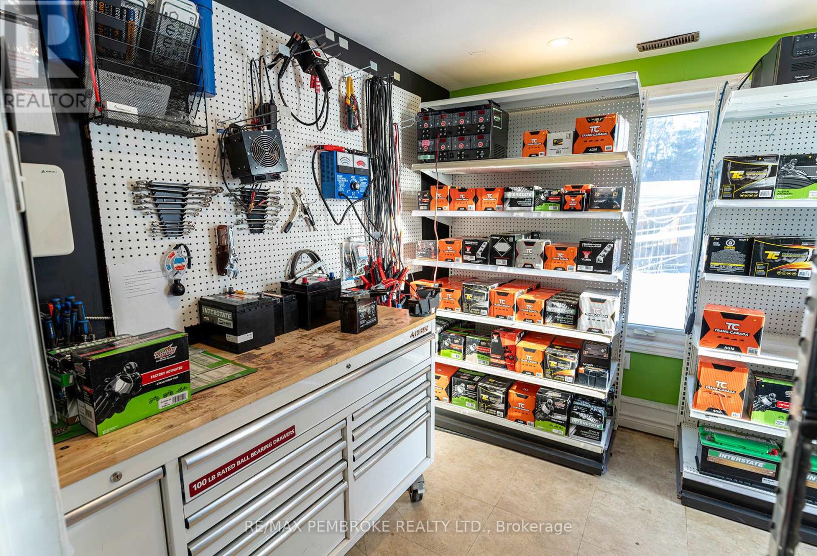 2551 Petawawa Boulevard Property Photo 24