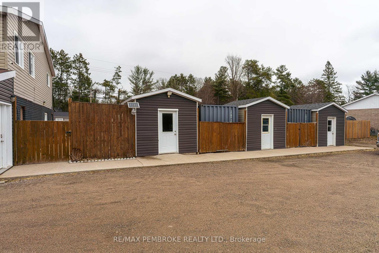 2551 Petawawa Boulevard Property Photo 39
