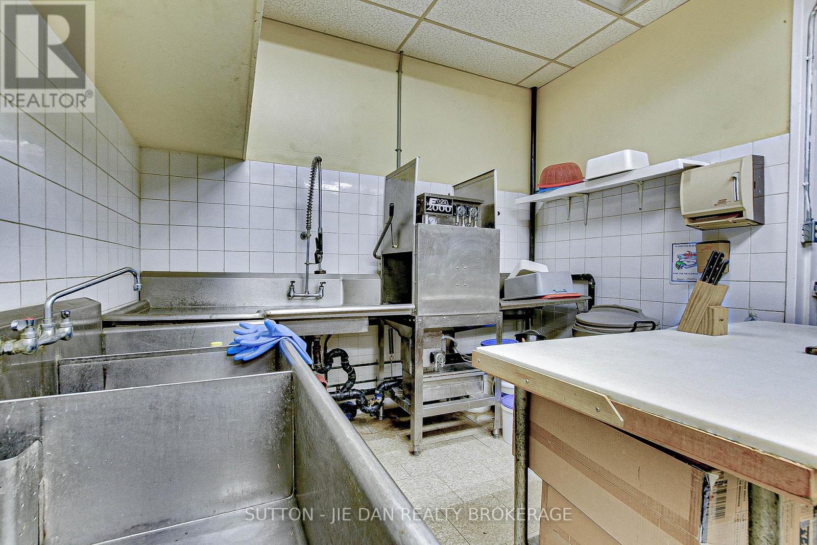 D - 99 Thames Street Property Photo 15