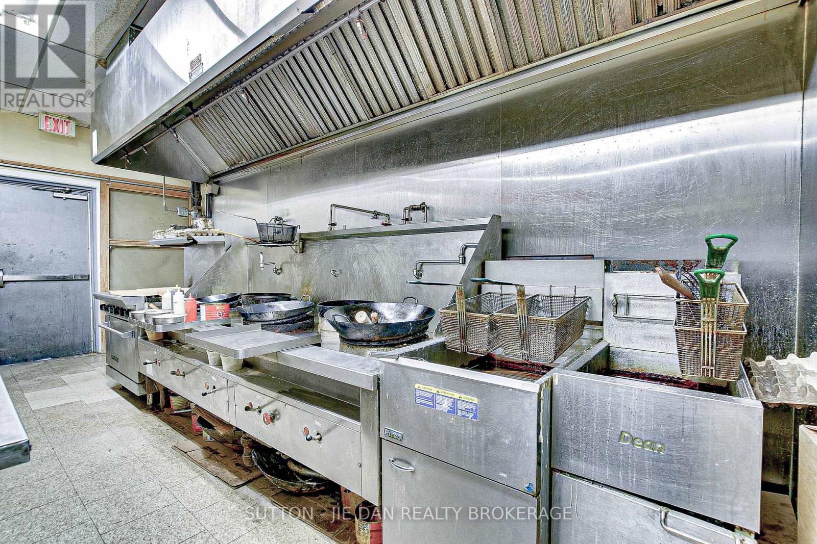 D - 99 Thames Street Property Photo 16