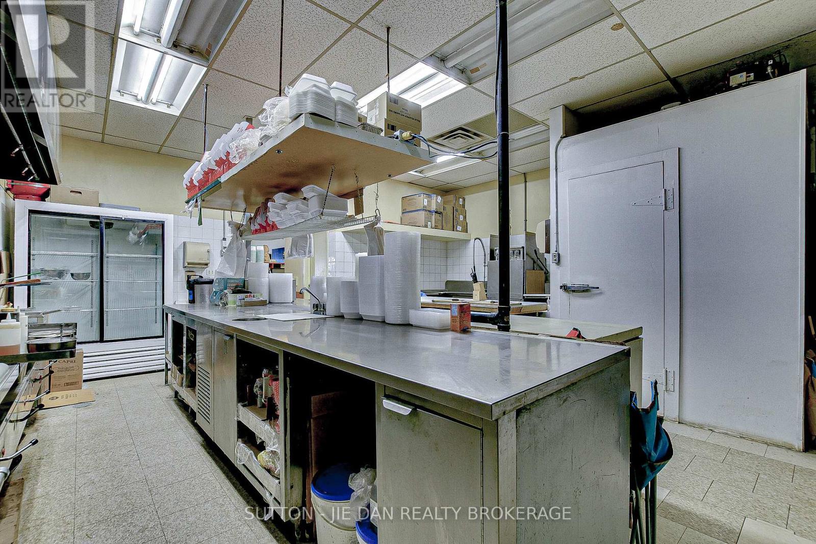 D - 99 Thames Street Property Photo 17