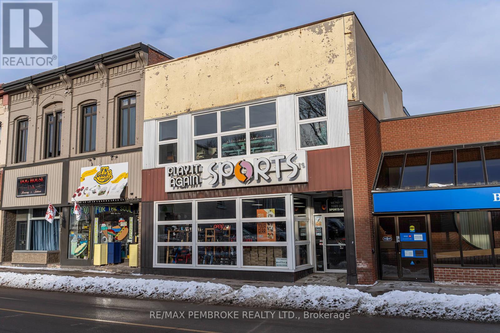 45 Pembroke Street W Property Photo 1