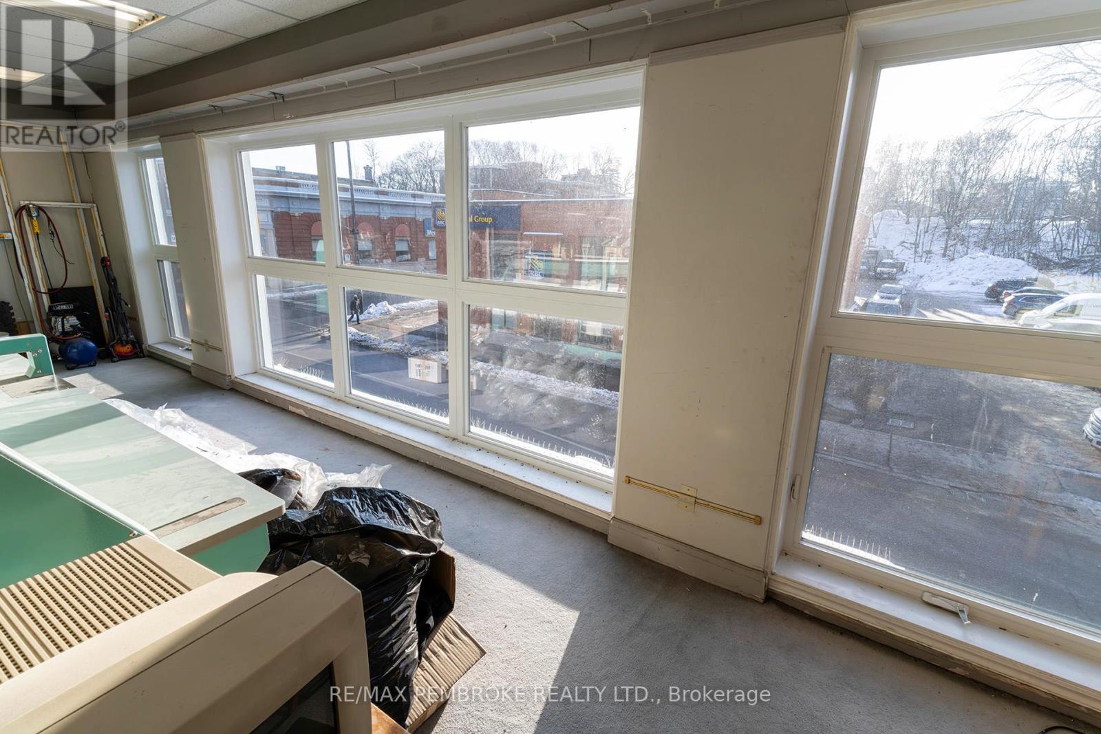 45 Pembroke Street W Property Photo 10