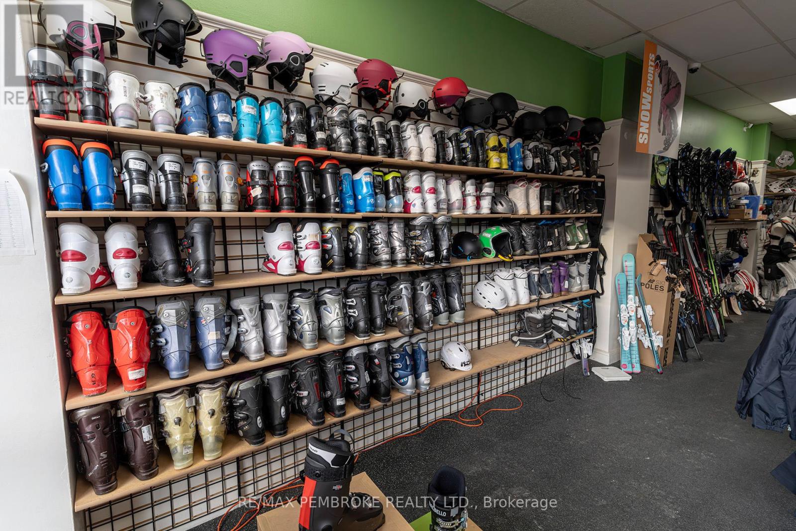 45 Pembroke Street W Property Photo 27