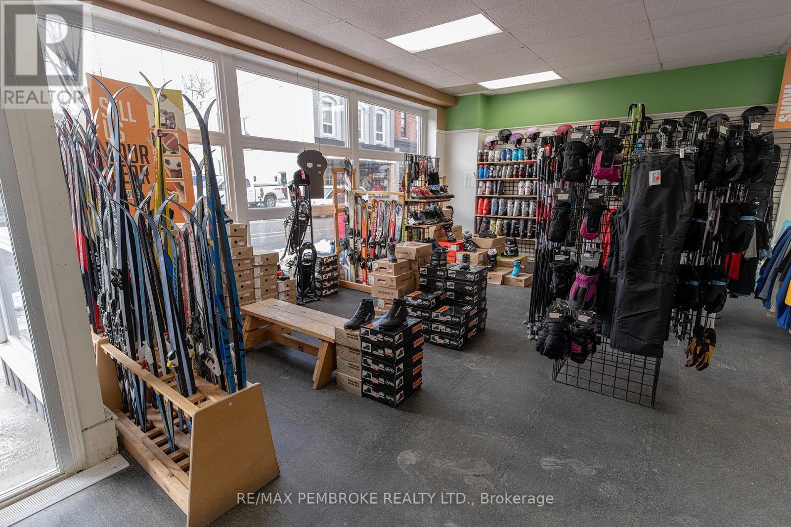 45 Pembroke Street W Property Photo 29