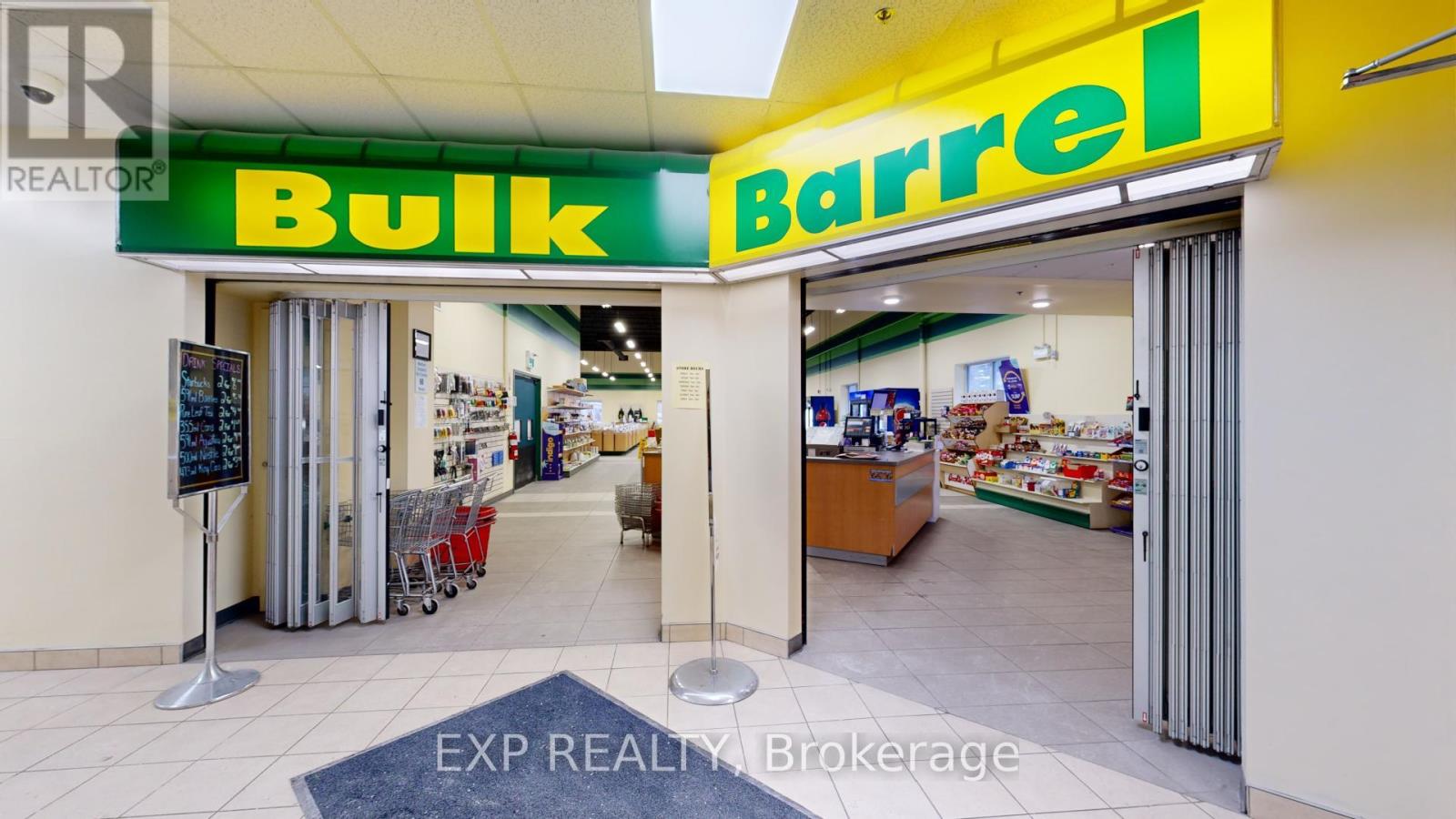 76c - 301 Oxford Street W Property Photo 11