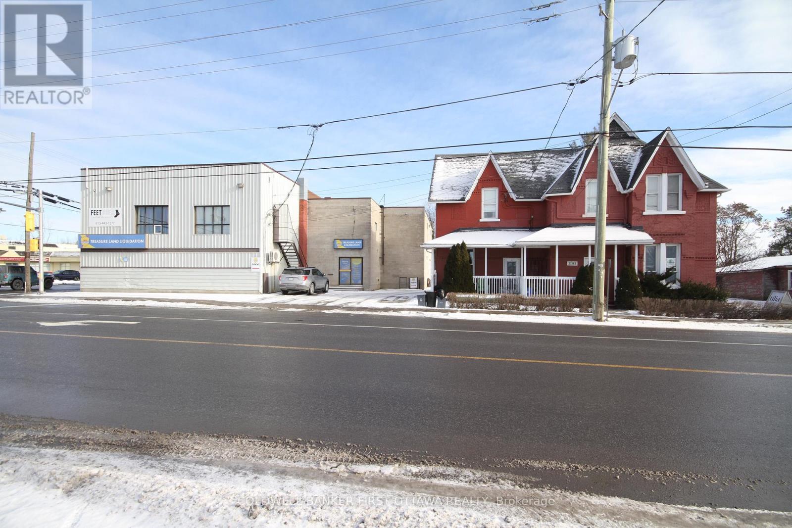 866 Notre Dame Street Property Photo 1