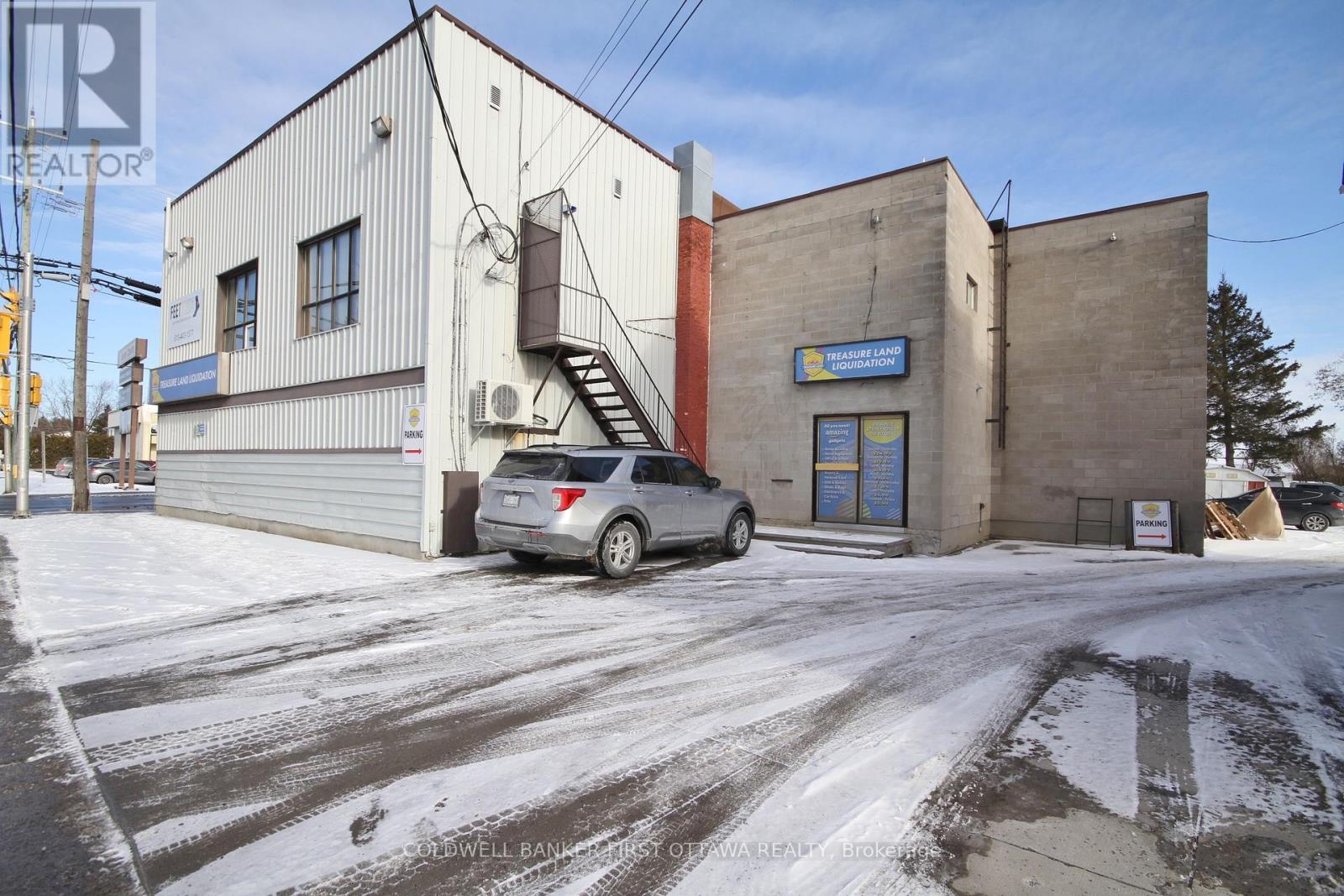 866 Notre Dame Street Property Photo 6
