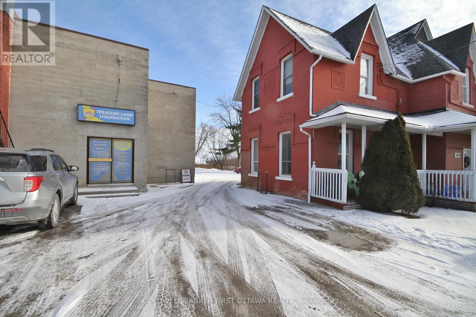 866 Notre Dame Street Property Photo 7