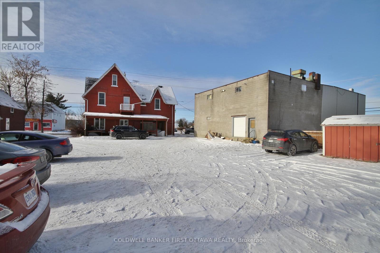 866 Notre Dame Street Property Photo 10